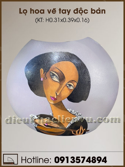 Lọ hoa vẽ tay độc bản